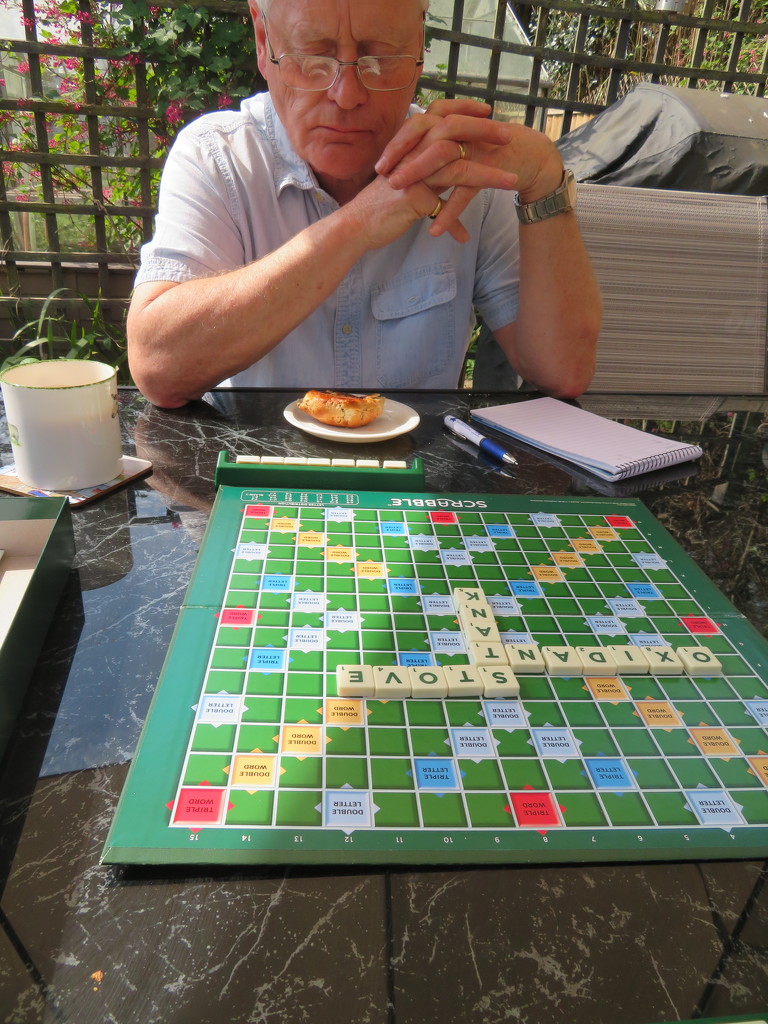 Sunday morning Scrabble by lellie