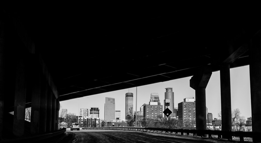 Minneapolis from the Freeway by tosee