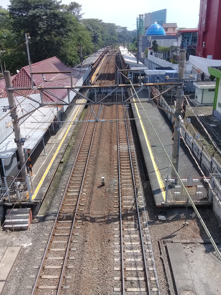 rail 1 by arnica17