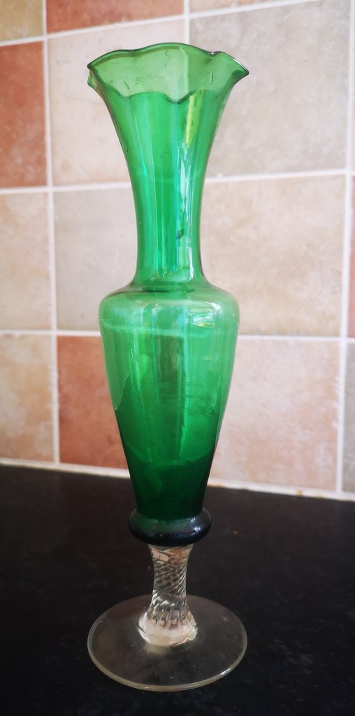 Vase ~ green by plainjaneandnononsense