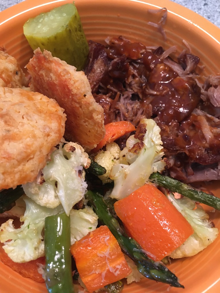 possibly the easiest and best pulled pork we’ve ever made by wiesnerbeth