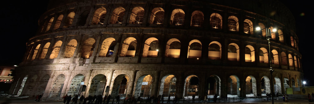 THE COLOSSEUM AT NIGHT by sangwann