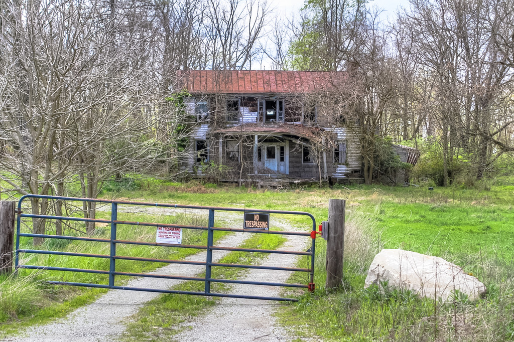 No trespassing by mittens