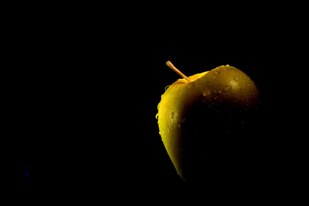 Apple Light by jayberg