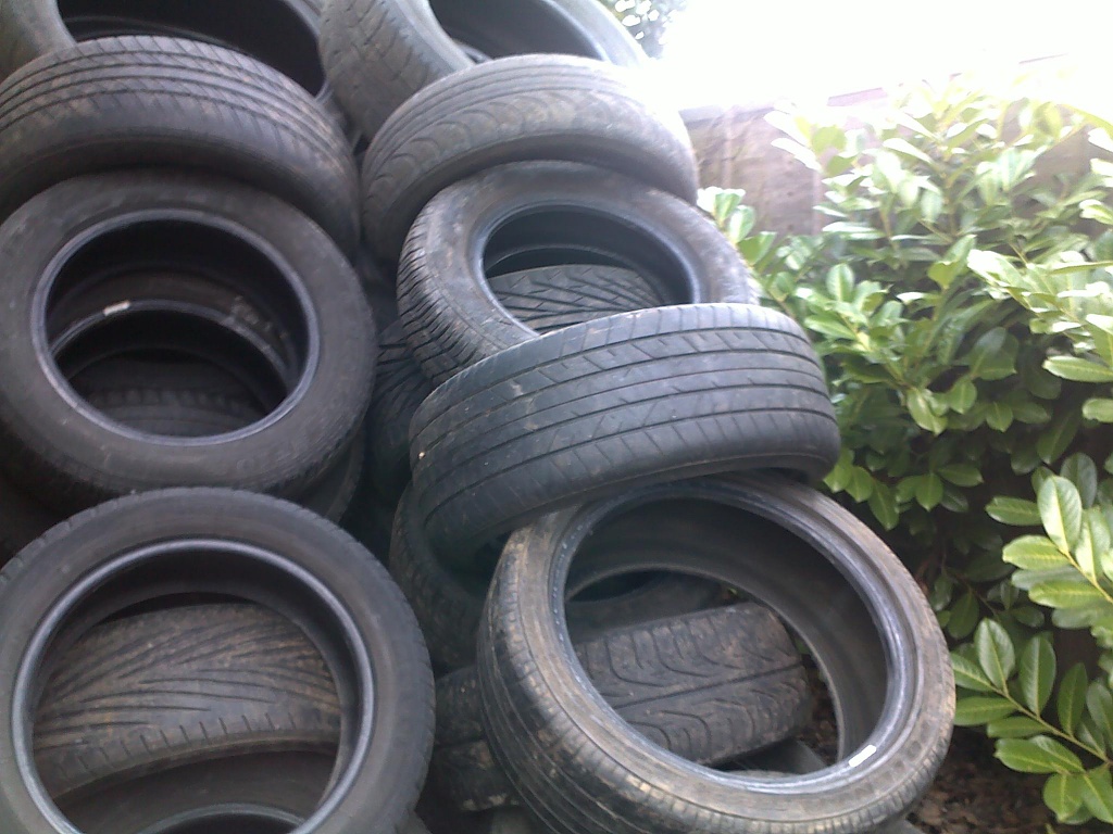 Disused tyres by manek43509