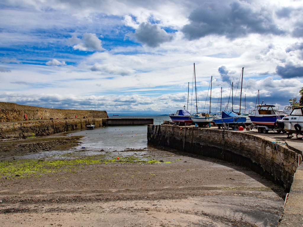 Dysart Harbour by frequentframes