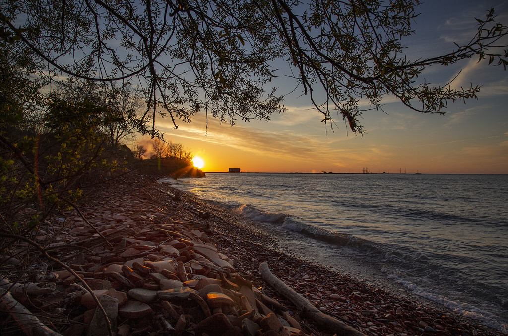 Sunrise on Lake Ontario by pdulis