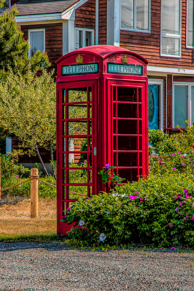 Classic Red Phone Booth Revisited by joansmor