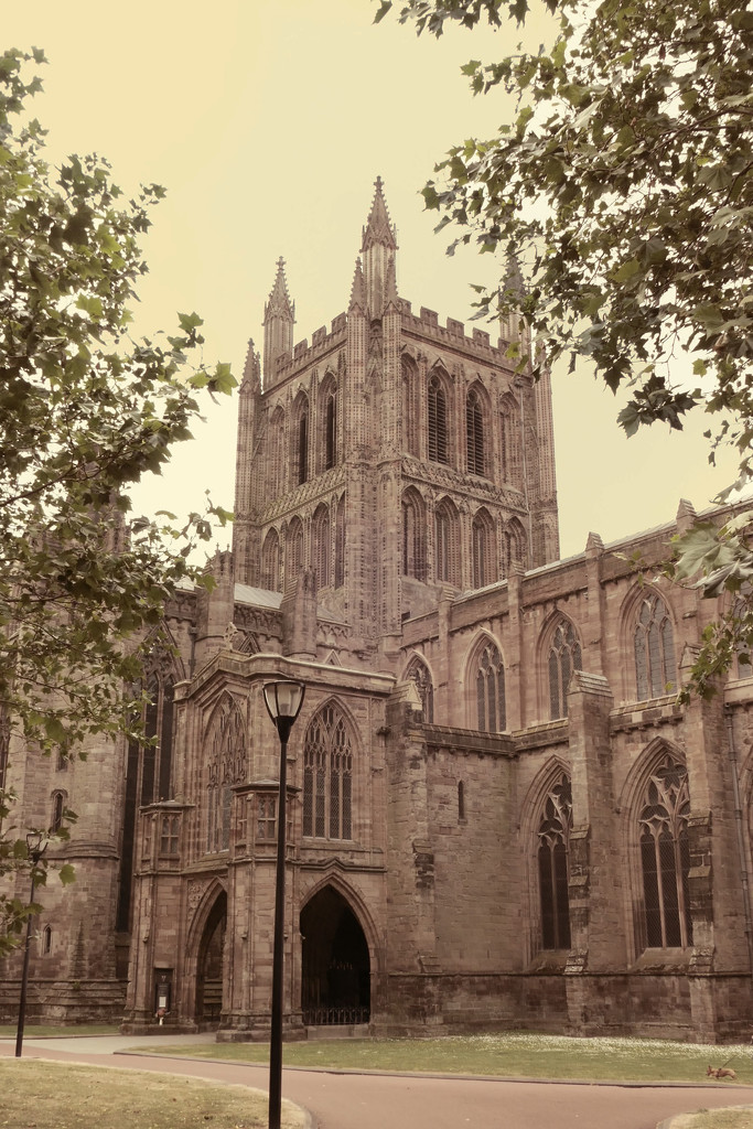 Hereford Cathedral by clivee