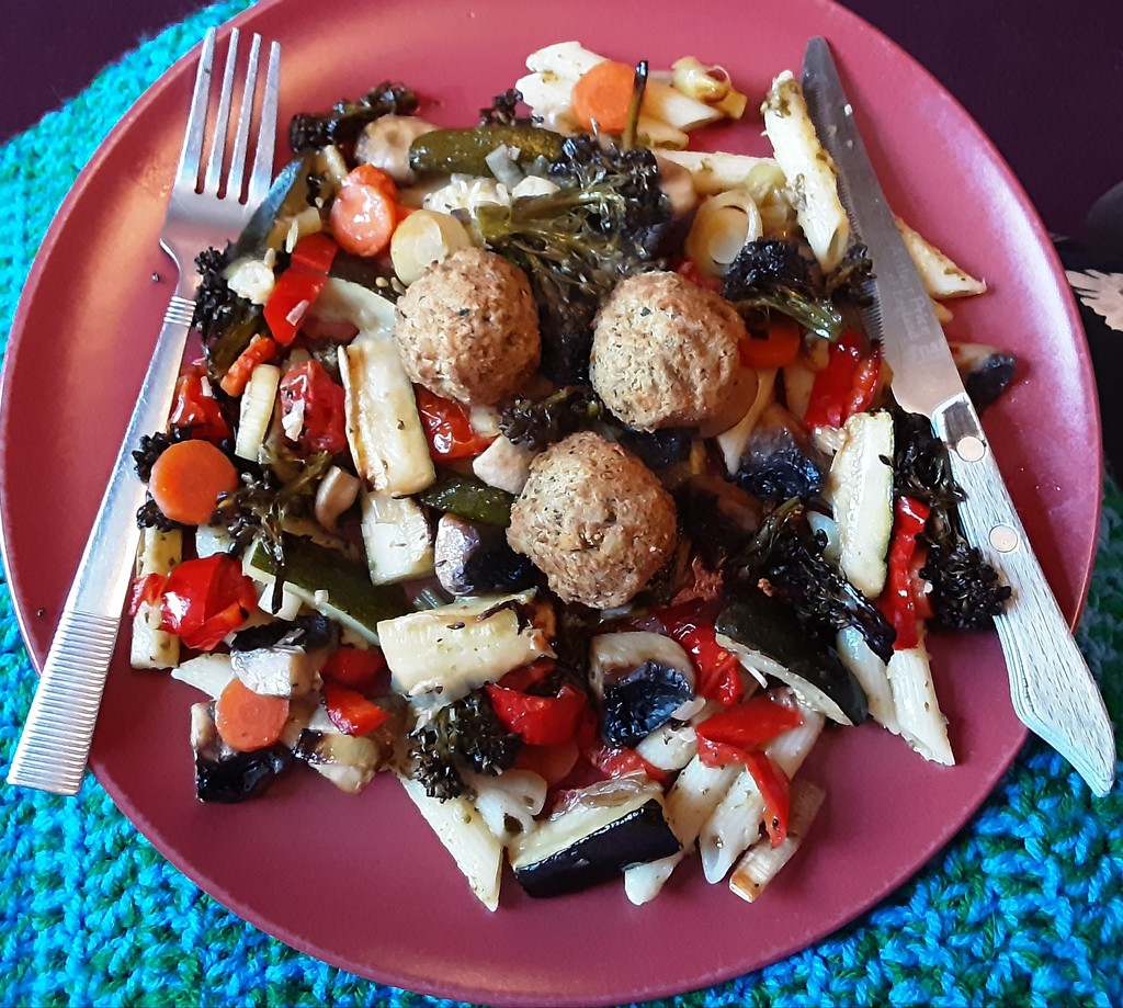 Penne pasta with pesto sauce and roast vegetables  by grace55