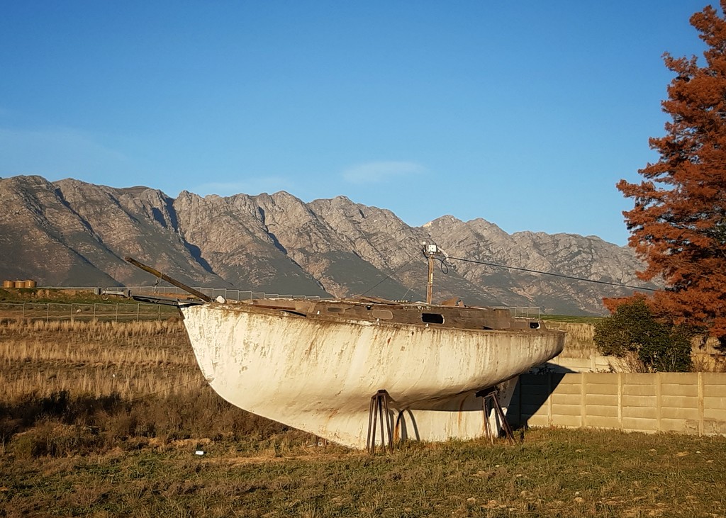 A Boat in the Mountains  by salza