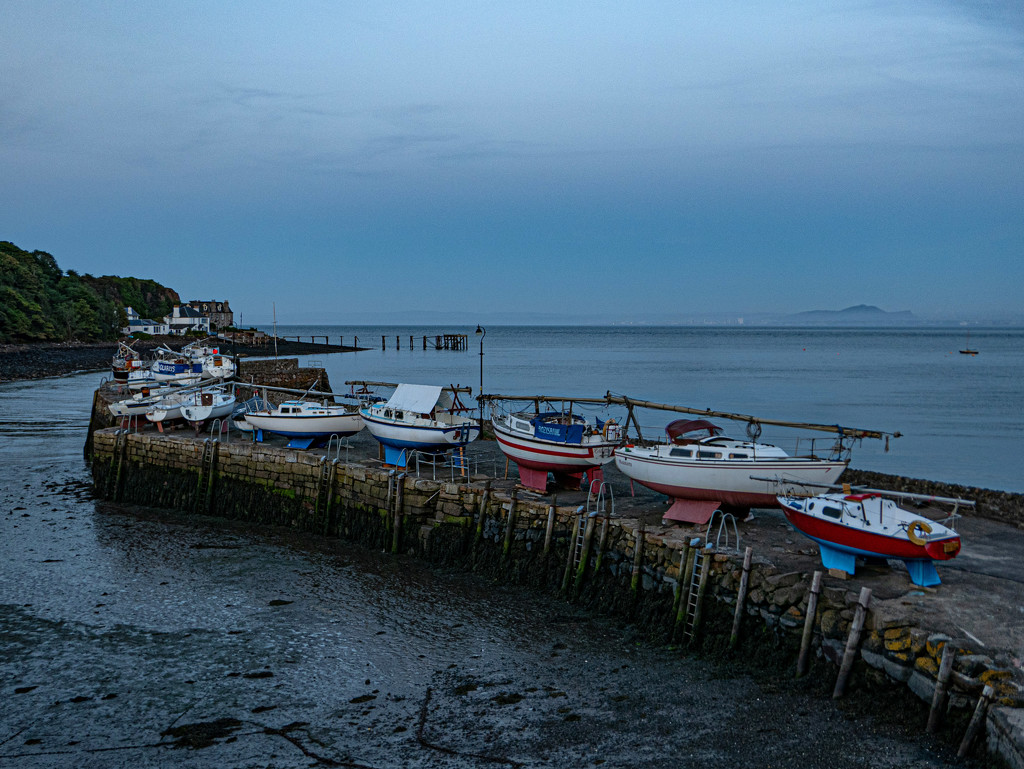 Dusk at the harbour by frequentframes