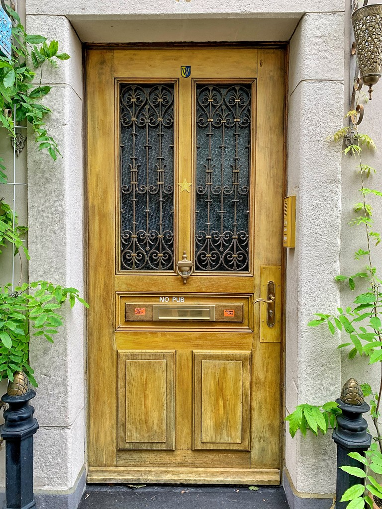 Hearts on yellow door.  by cocobella