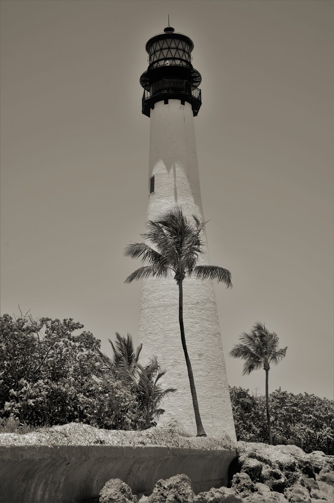 Cape Florida Lighthouse by chejja