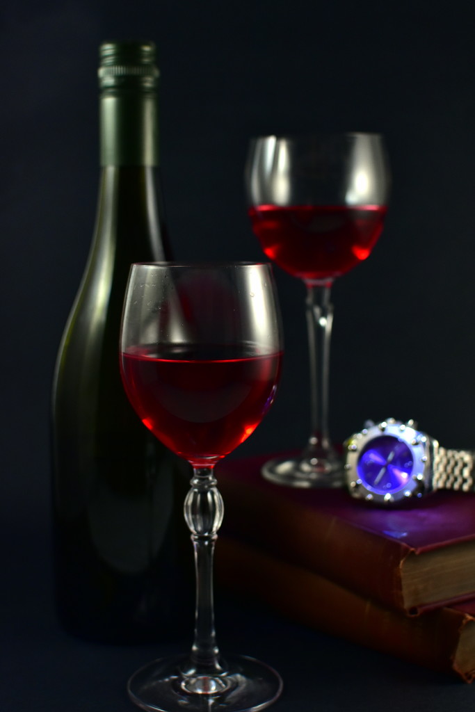 Is it time for red wine ? by jayberg