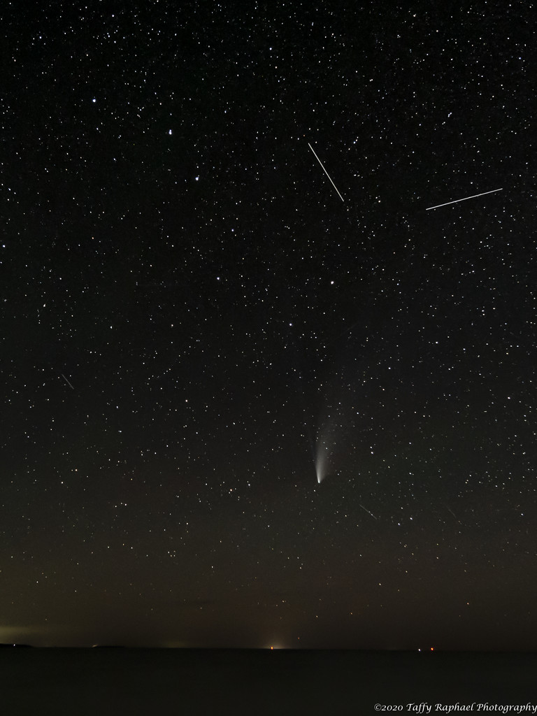Nice Sky -- Big Dipper, 2 Shooting Stars, and a Comet by taffy