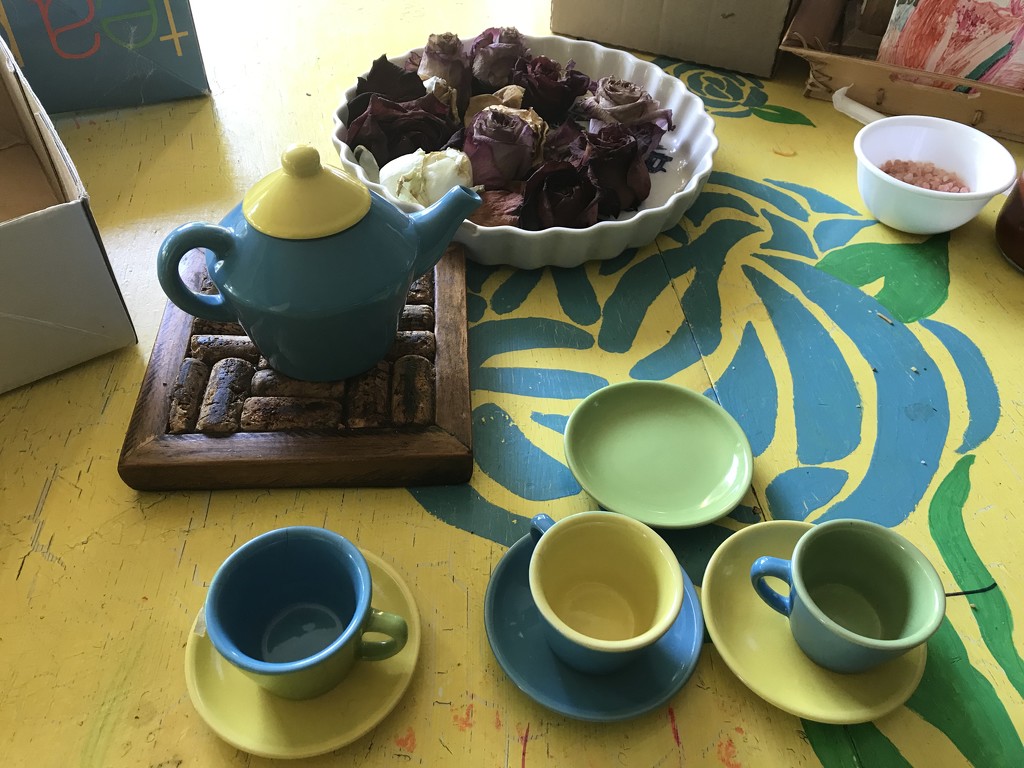 Tea party by pandorasecho
