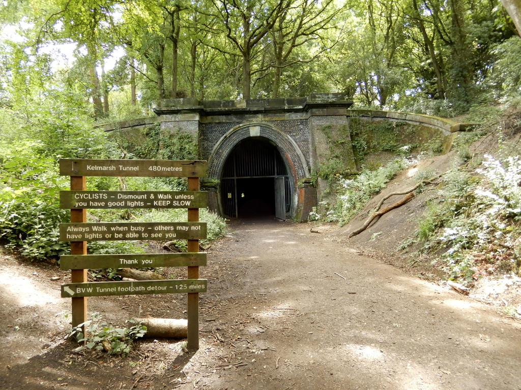 Kelmarsh tunnel by busylady