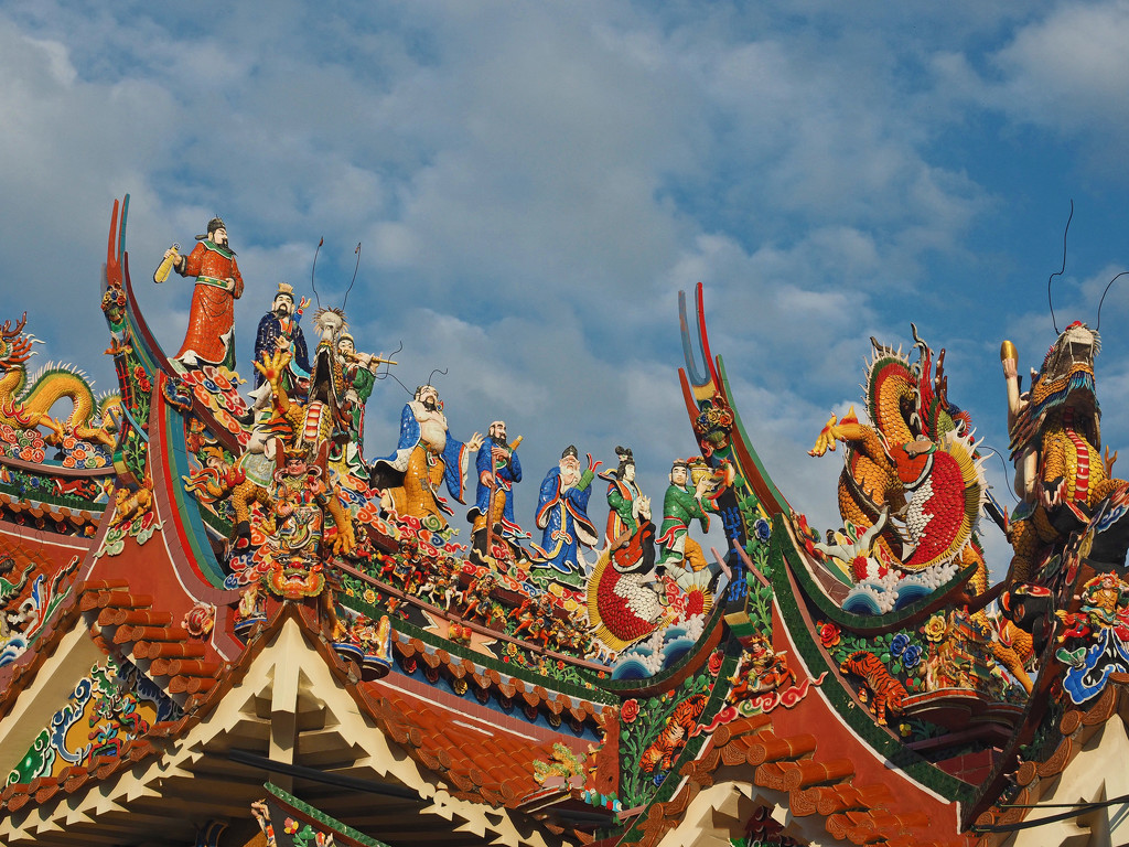 Tow Moo Keong Temple Roof by ianjb21