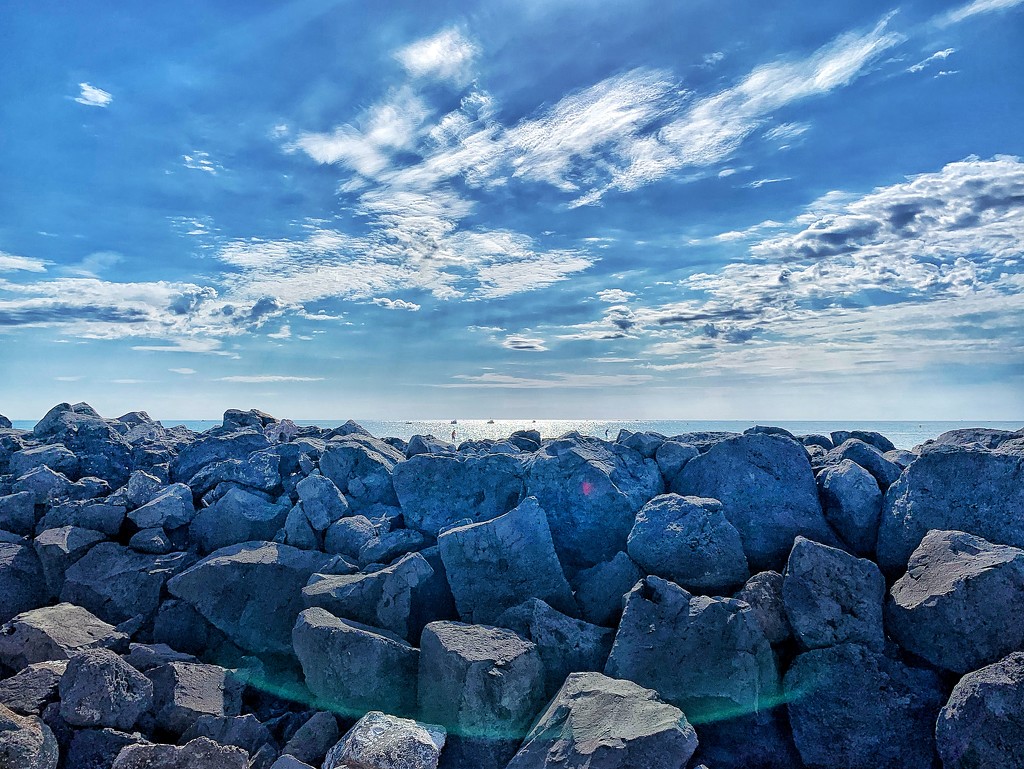 Sea on rocks.  by cocobella
