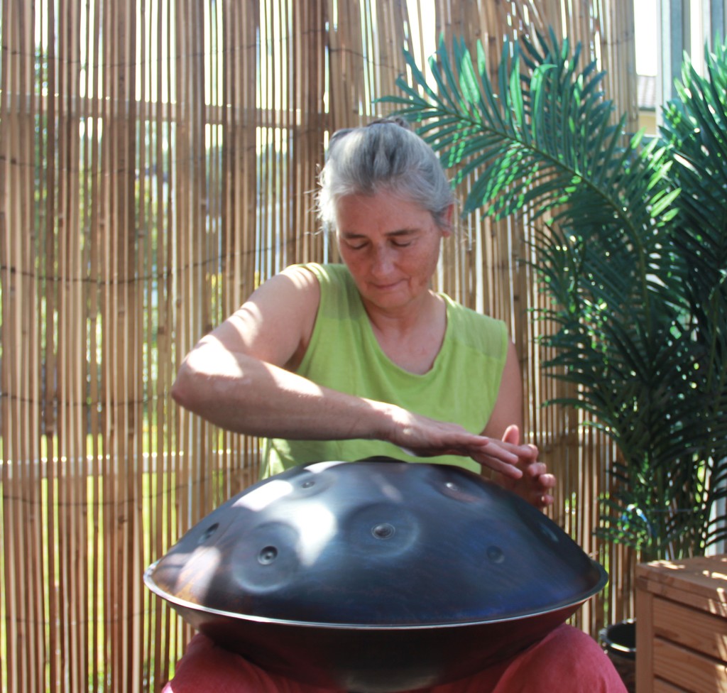 playing handpan by orion5d