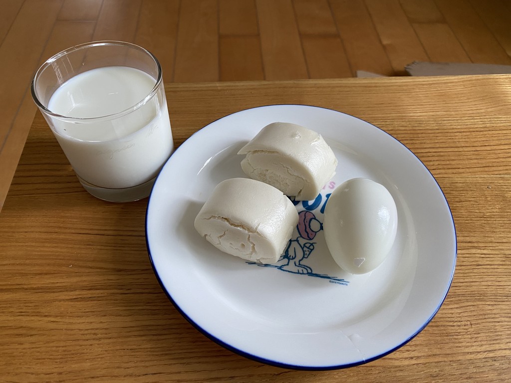 白色早餐 by chuwini