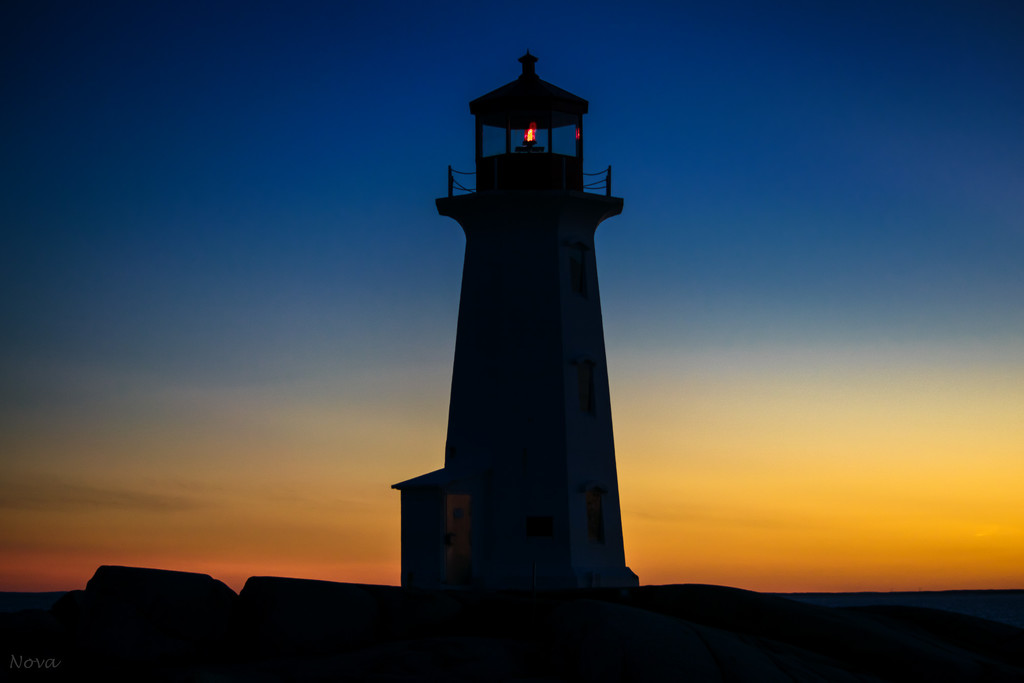 Peggy's Cove lighthouse by novab