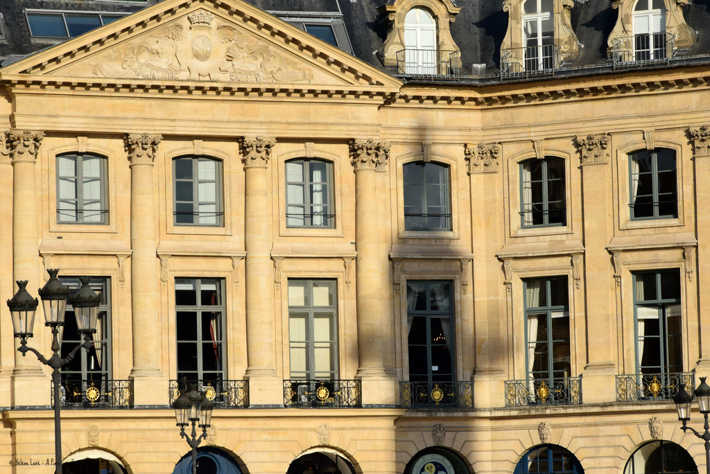 the Vendôme column's shadow by parisouailleurs