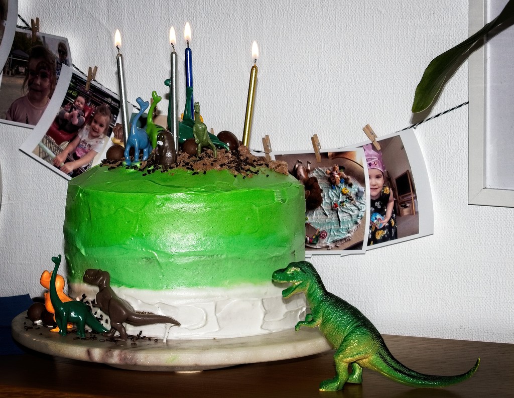 A cake for dinosaurs by kiwinanna