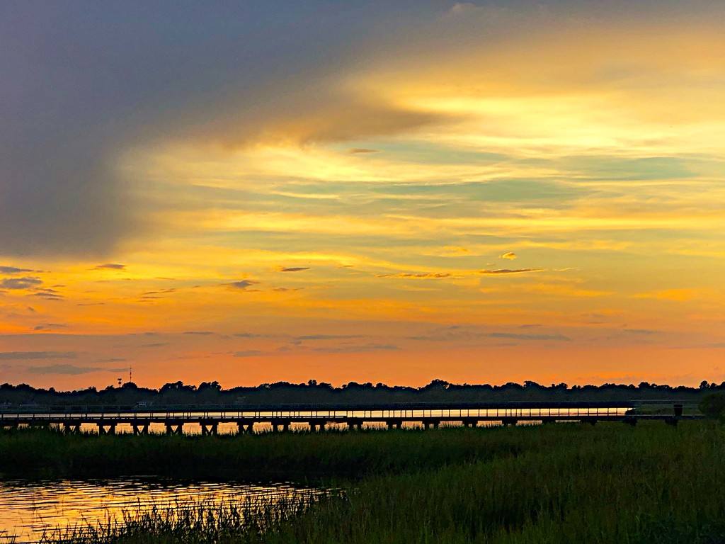 Sunset at Brittlebank Park by congaree