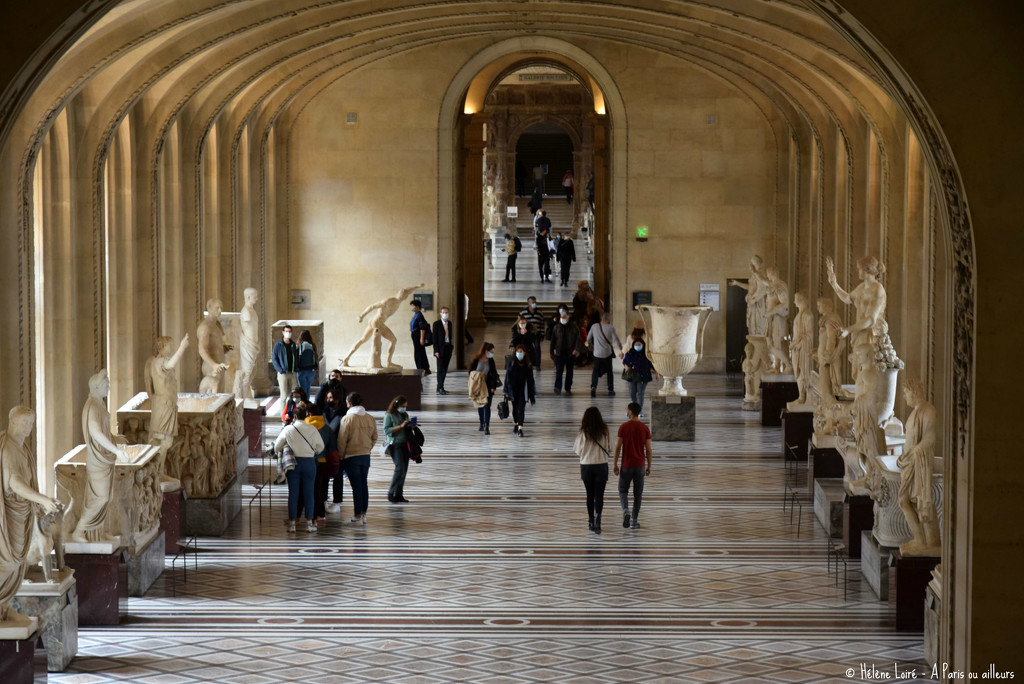 An afternoon at the Louvre by parisouailleurs