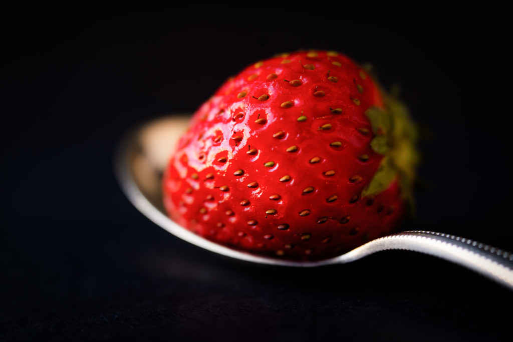 simple strawberry by jernst1779