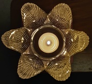 27th Oct 2020 - A floral shaped candle holder dish.