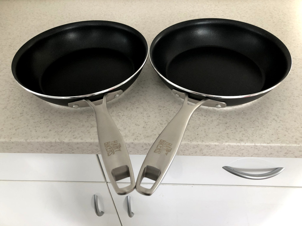 Frying Pans by arkensiel