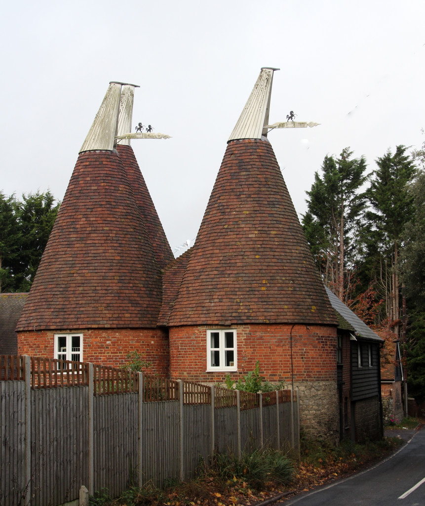 Oast houses by busylady