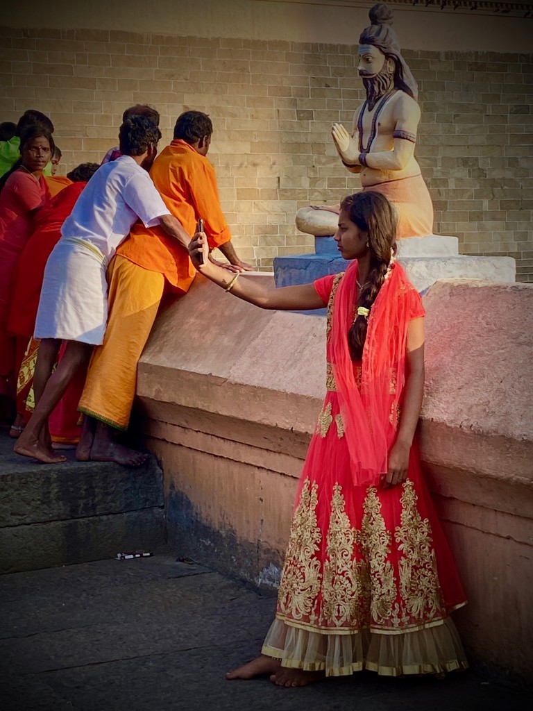 Temple Selfie (Tiruvannamalai) by jakb
