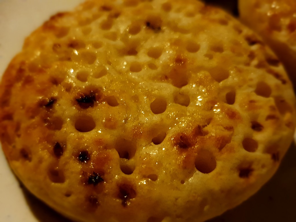 Buttered crumpets by isaacsnek