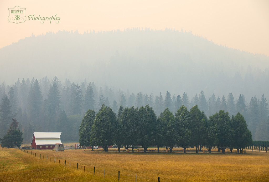 Smokey Farmland by jawere