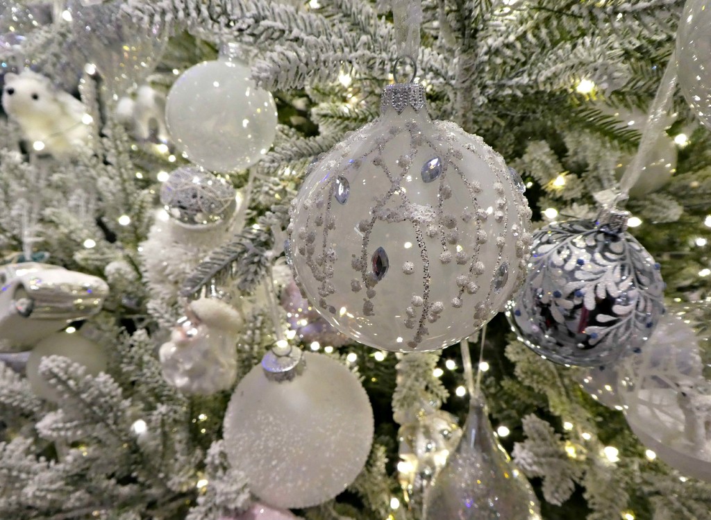 Baubles . by wendyfrost