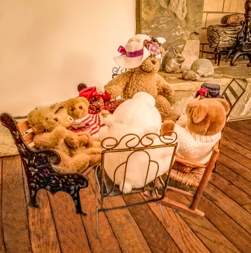 Teddy Bears gathering by randystreat