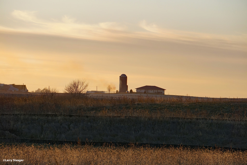 Sunset on the prairie by larrysphotos