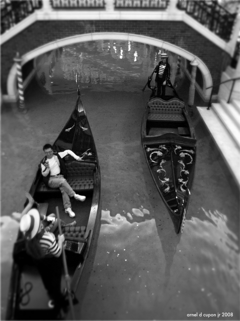 Gondoliers by nellycious