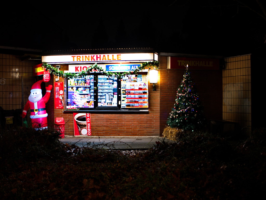 Christmas kiosk by 0x53