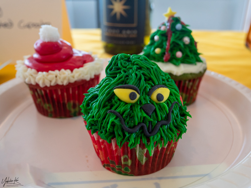 Christmas Cupcakes by yorkshirekiwi