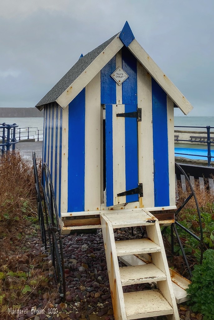 Mini changing beach hut by craftymeg