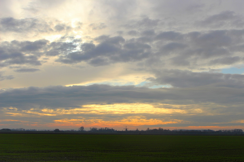 A Dutch sky  by pyrrhula