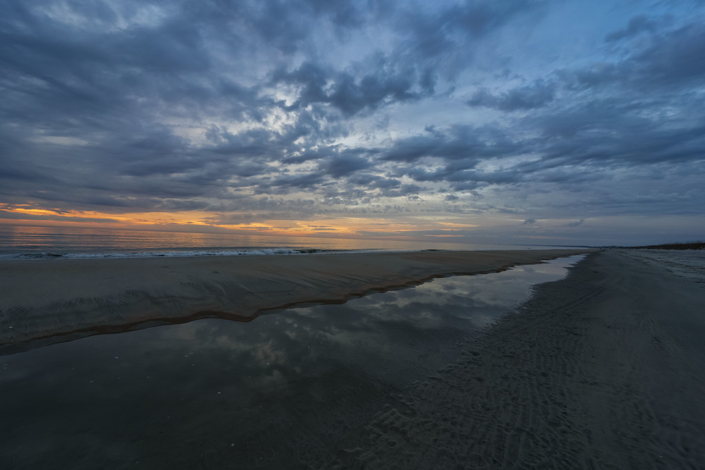 Huntington Beach Sunrise by kvphoto