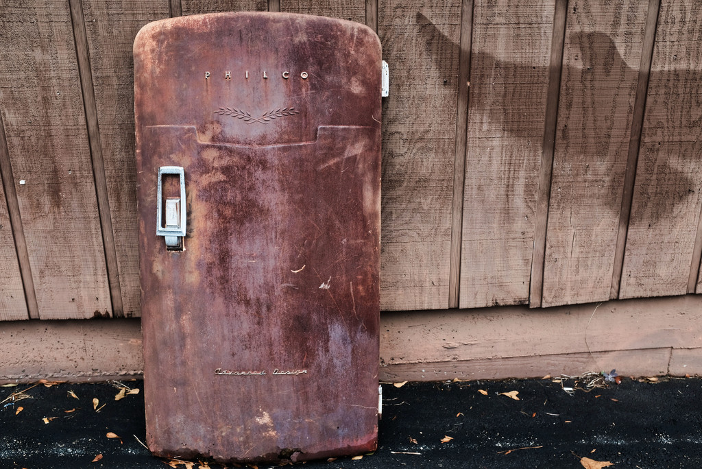 Old Refrigerator by clayt