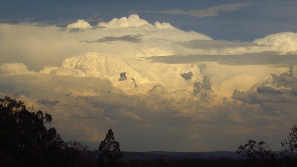 A big sky.. by robz