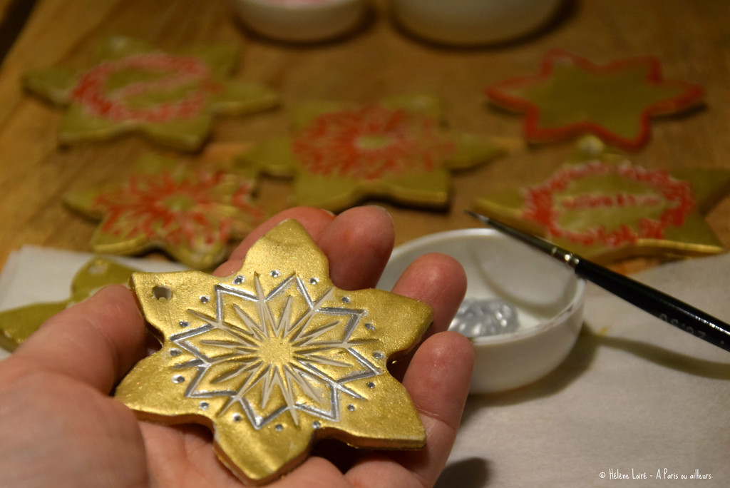 Making Christmas ornament  by parisouailleurs